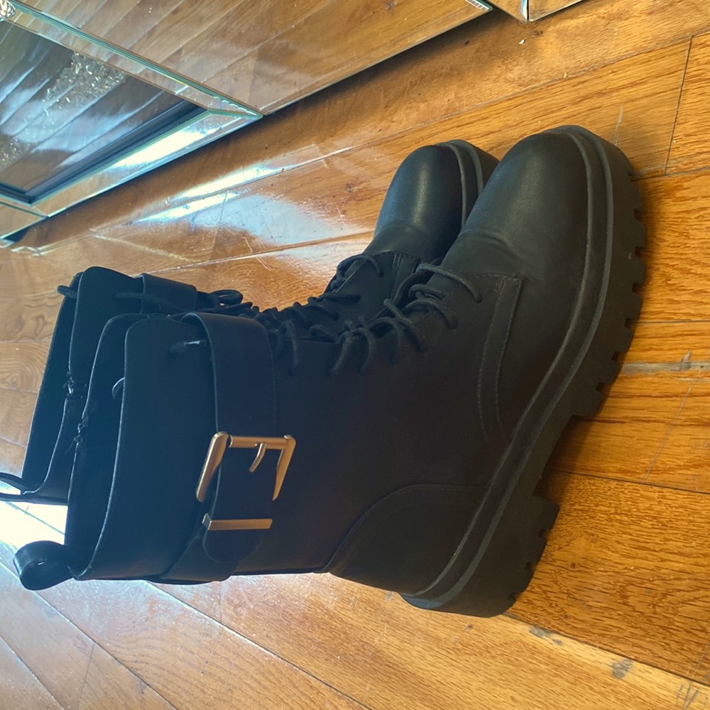 Size USA 8 Women’s High Boots
